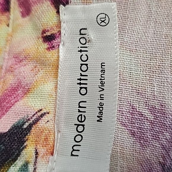 Modern Attraction, button-down blouse. Beautiful floral print. 3/4 tab sleeves. - Picture 9 of 13